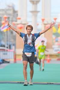 BIB: 5007
                            <button type="button" onclick="openModal(21760738)" class="btn btn-primary btn-sm float-right btn-popup" data-toggle="modal" data-target=".modal-high-quality">
                        <i class="fas fa-shopping-cart"></i> Add to Cart
                    </button>
                                            <button type="button" onclick="isThisMe(21760738, true)" class="btn btn-success btn-sm float-right btn-popup btn-isme hidden" data-toggle="tooltip" data-placement="bottom" title="นี่คือรูปของคุณใช่ไหม คลิกที่นี่เพื่อเอาเข้าอัลบั้ม">
                        <i class="fas fa-plus"></i> Add to album
                    </button>
                    <button type="button" onclick="isThisMe(21760738, false)" class="btn btn-warning btn-sm float-right btn-popup btn-isnotme hidden">
                        <i class="fas fa-ban"></i> Remove from album
                    </button>